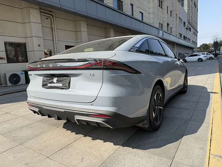 Фото 6 - Geely Galaxy L6