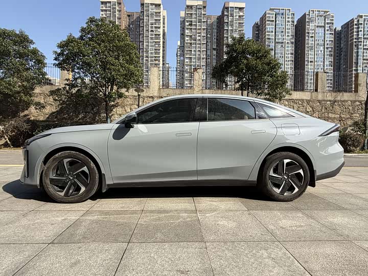 Фото 7 - Geely Galaxy L6