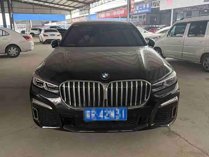 Фото 2 - BMW 7 Series