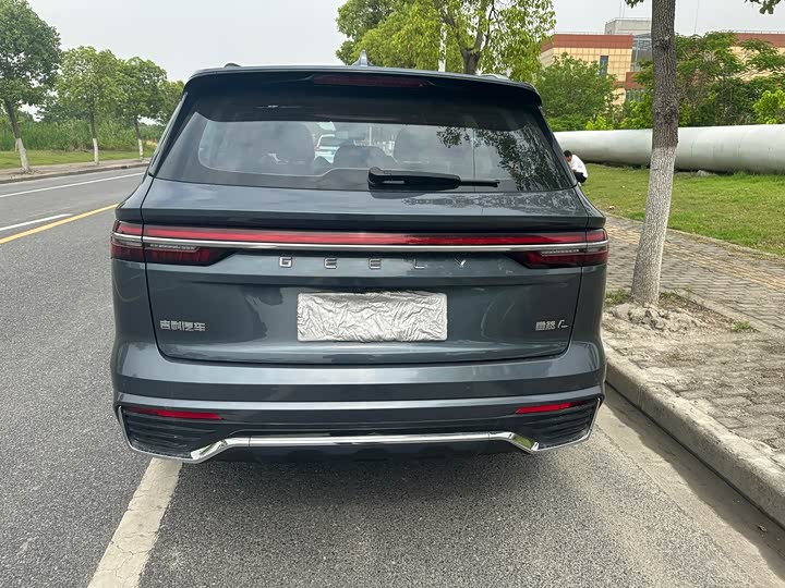 Фото 9 - Geely Monjaro