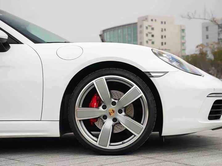Photo 8 - Porsche 718
