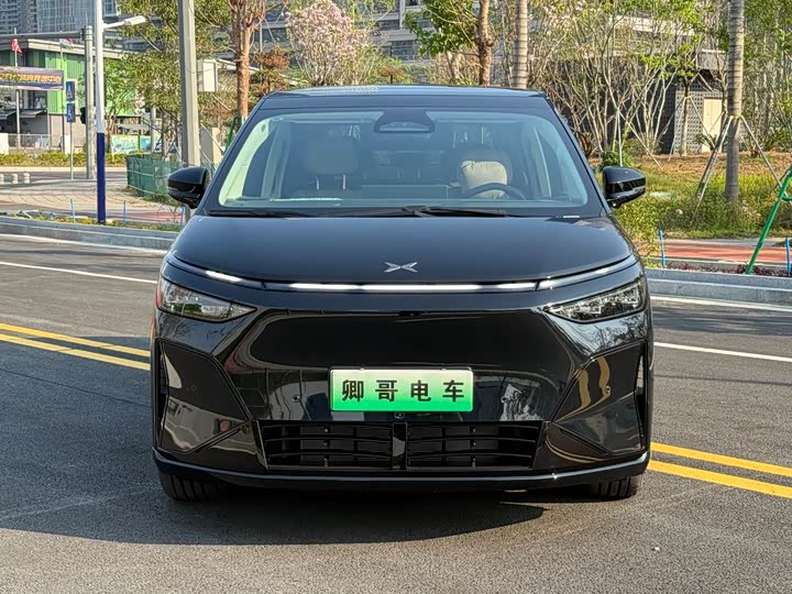 Фото 2 - XPeng X9