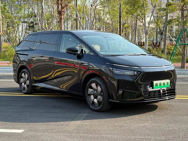 Фото 3 - XPeng X9