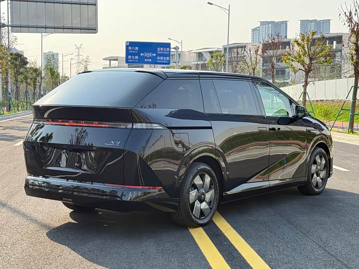 Фото 6 - XPeng X9