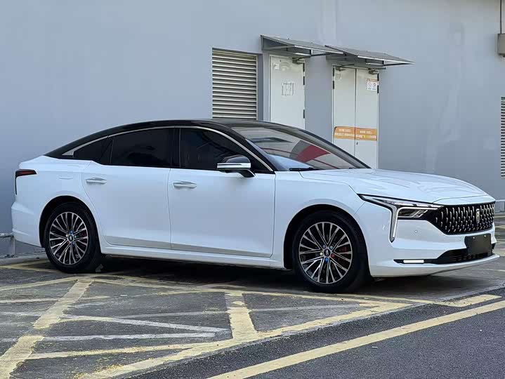 Фото 3 - Bestune B70