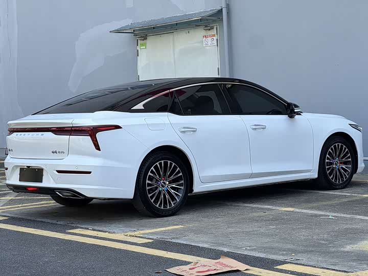 Фото 7 - Bestune B70