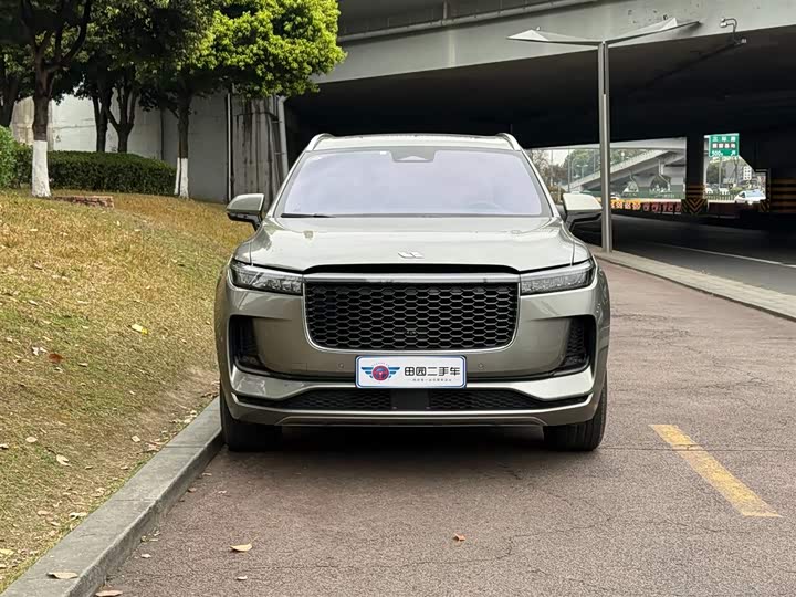 Фото 2 - LiXiang One