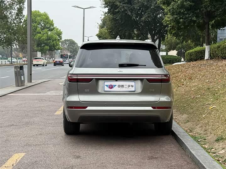 Фото 4 - LiXiang One