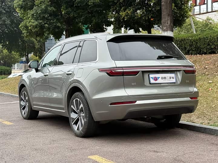 Фото 5 - LiXiang One