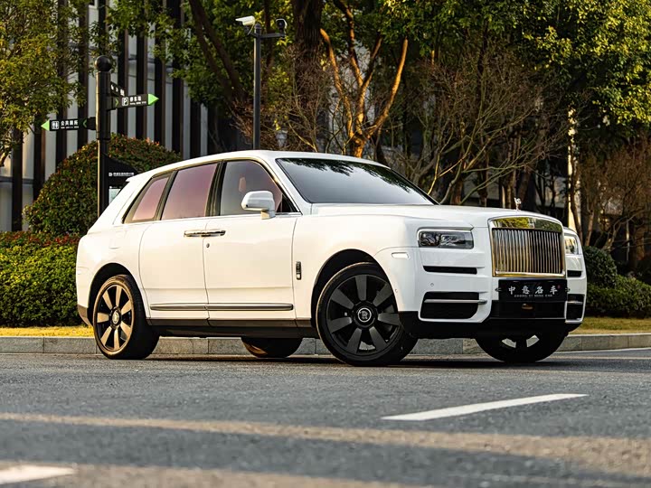 Фото 3 - Rolls-Royce Cullinan