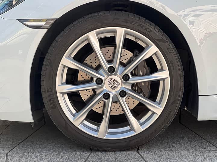 Photo 8 - Porsche 718