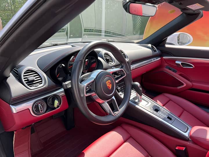 Photo 9 - Porsche 718