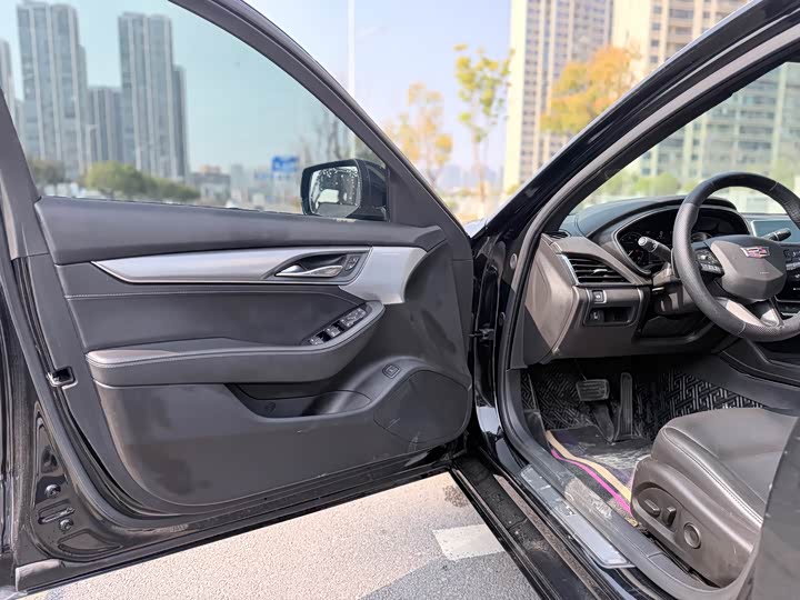 Фото 8 - Cadillac CT5