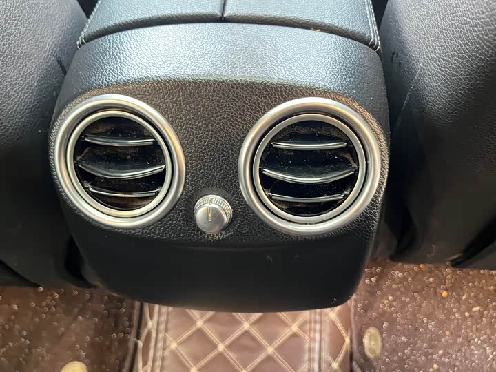 Фото 8 - Mercedes-Benz EQC