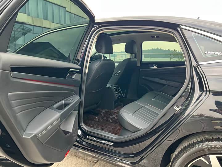 Фото 7 - Volkswagen Passat