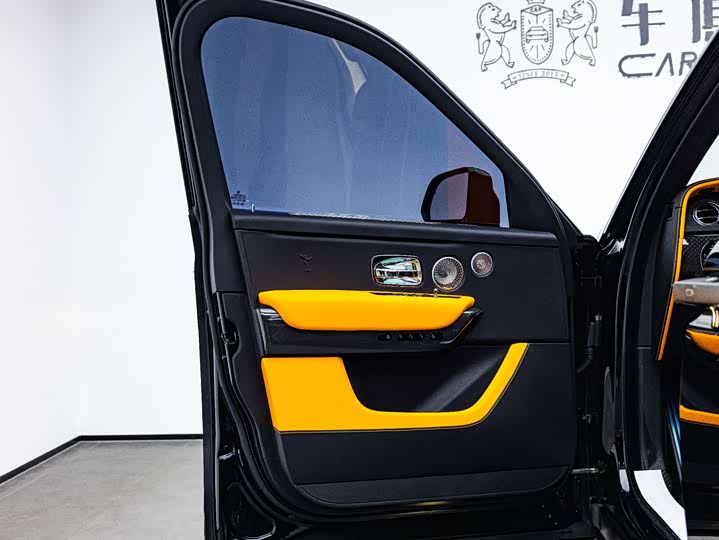 Фото 7 - Rolls-Royce Cullinan