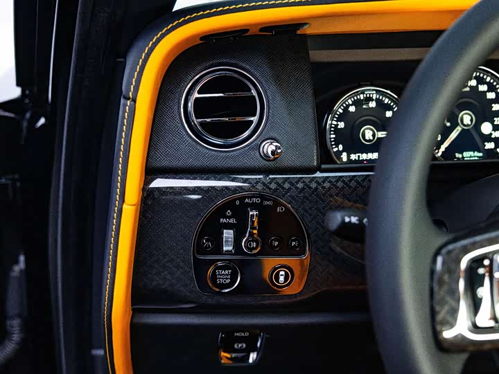 Фото 9 - Rolls-Royce Cullinan