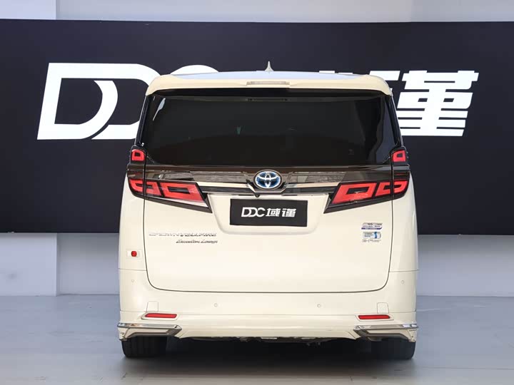 Фото 5 - Toyota Vellfire