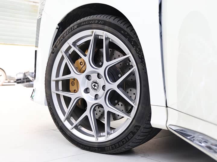 Фото 9 - Toyota Vellfire