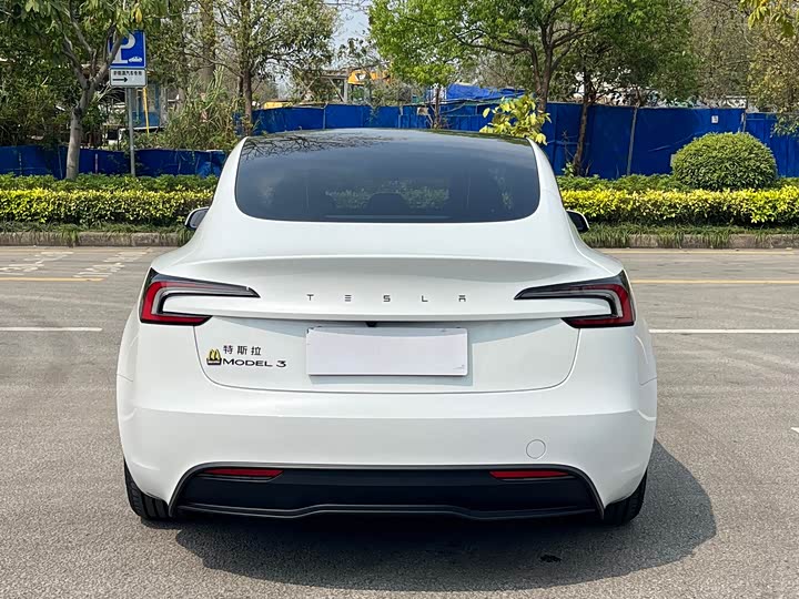 Фото 5 - Tesla Model 3