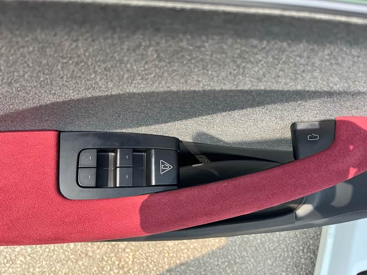 Фото 9 - Tesla Model 3