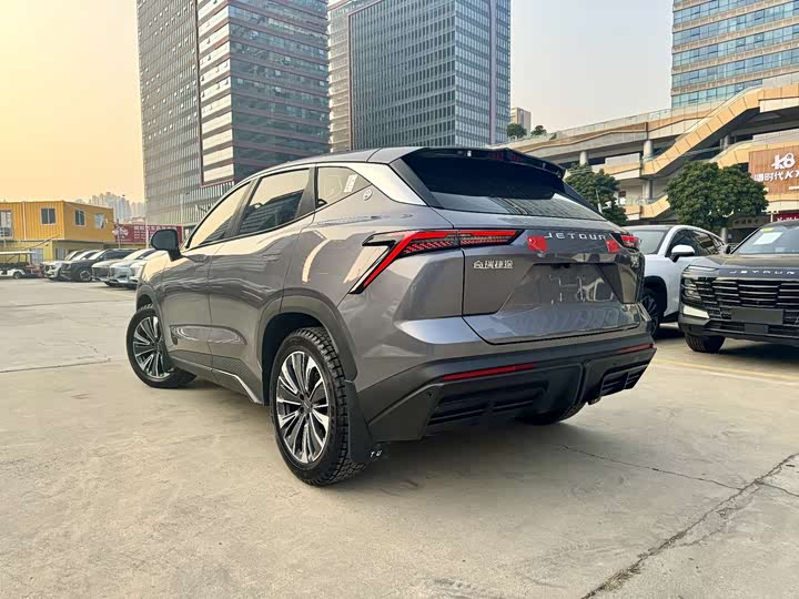 Photo 3 - Jetour Dashing