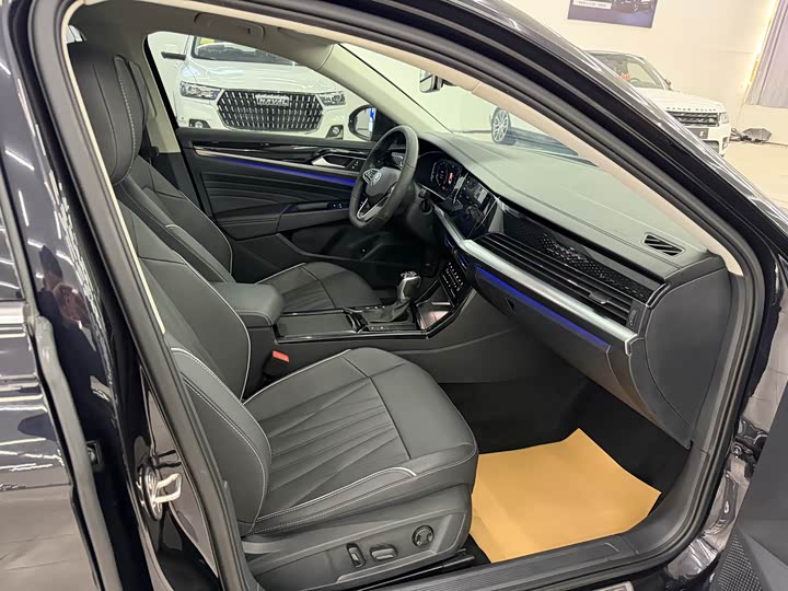 Фото 7 - Volkswagen Passat