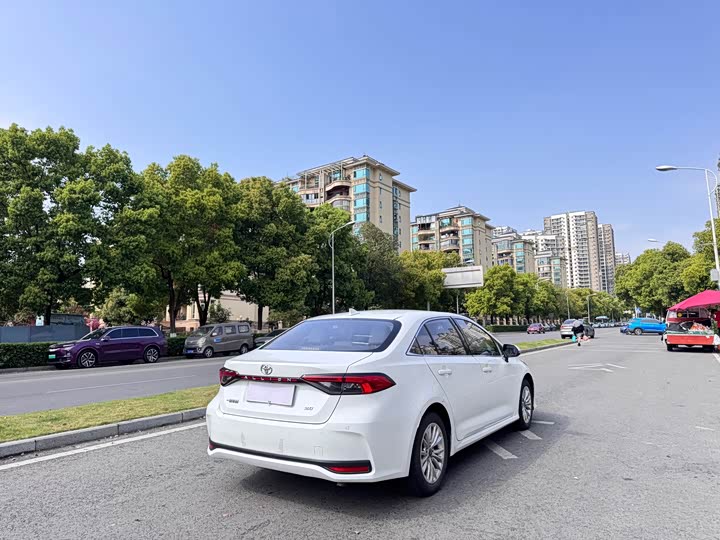 Photo 9 - Toyota Allion