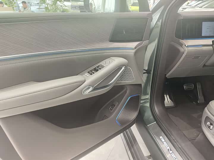 Фото 5 - Denza N9