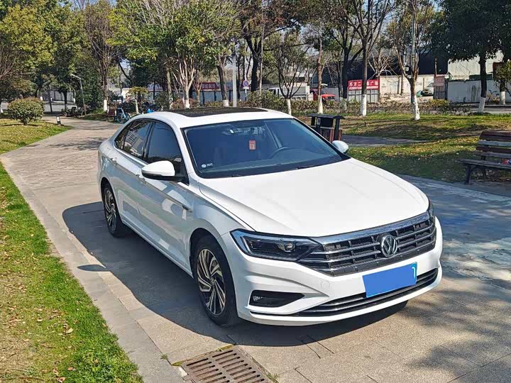 Фото 1 - Volkswagen Sagitar L