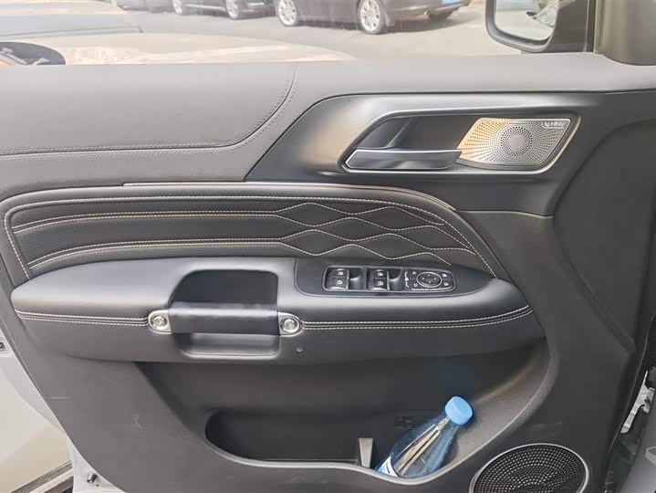 Фото 7 - Tank 300