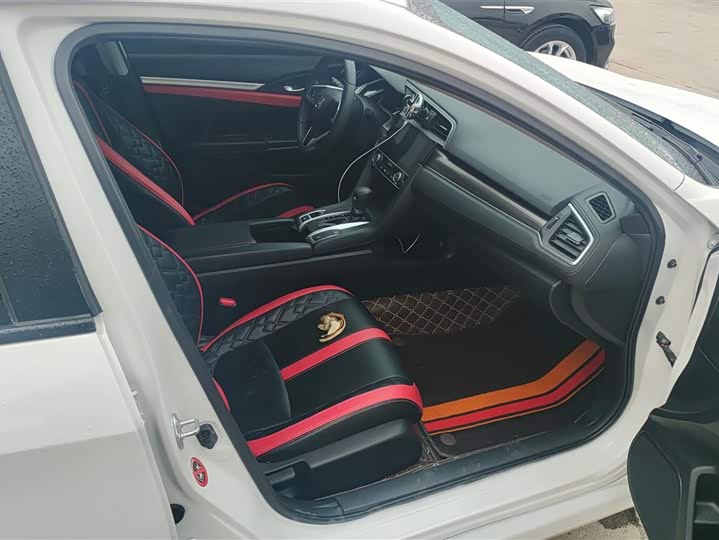 Фото 8 - Honda Civic