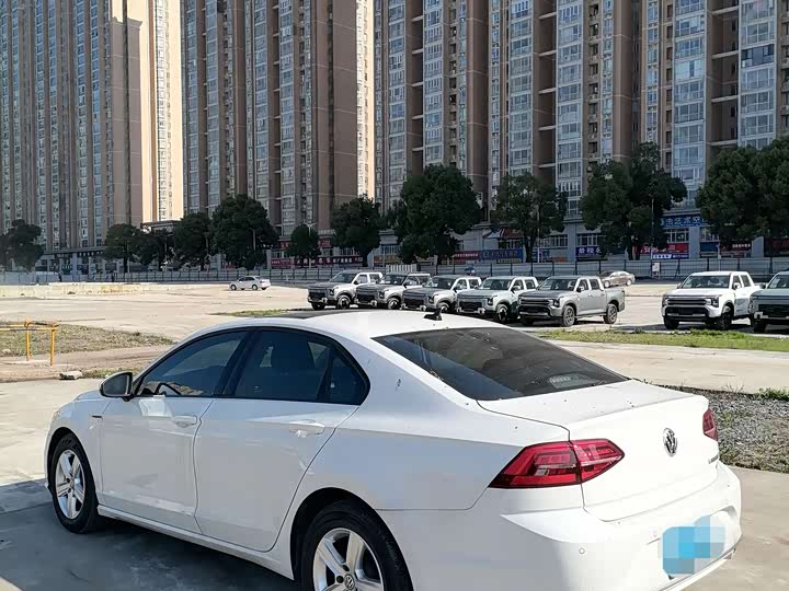 Фото 9 - Volkswagen Lamando L