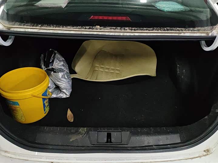 Фото 4 - Geely Emgrand