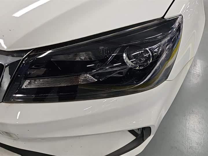 Фото 5 - Geely Emgrand