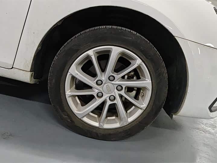 Фото 6 - Geely Emgrand