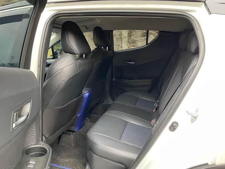 Photo 5 - Toyota C-HR