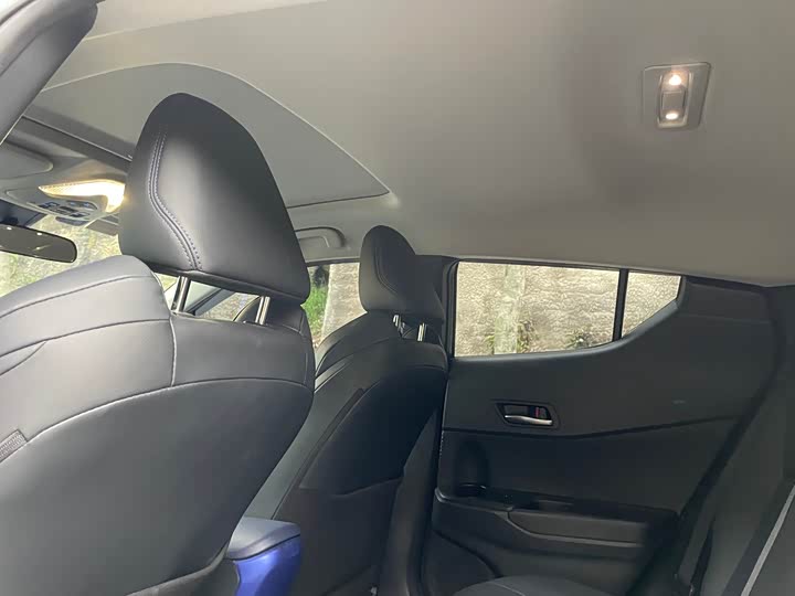 Photo 6 - Toyota C-HR