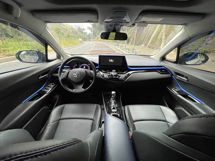 Photo 7 - Toyota C-HR