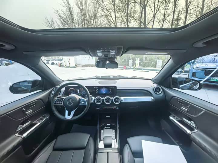 Photo 4 - Mercedes-Benz EQB