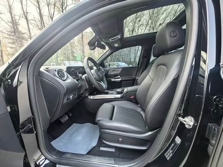 Photo 5 - Mercedes-Benz EQB