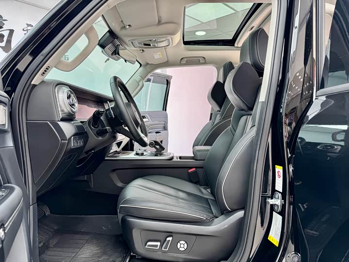 Фото 6 - Tank 300