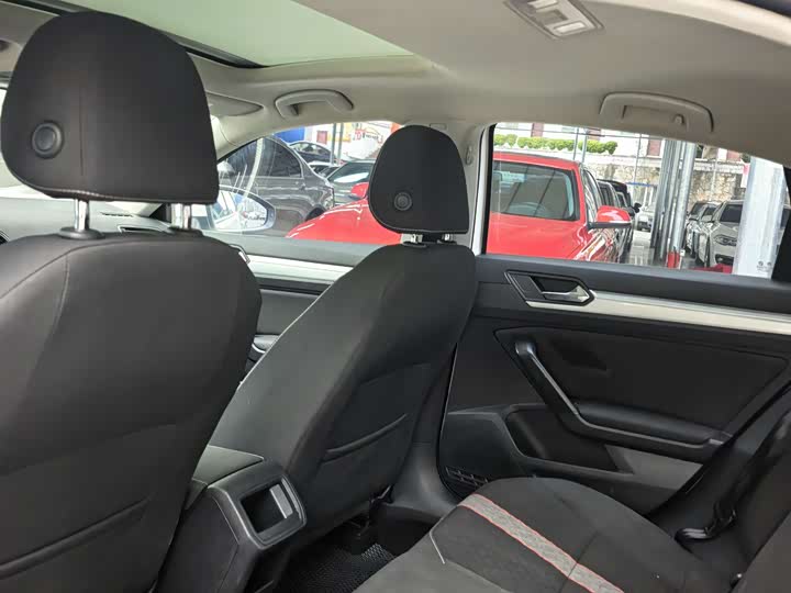 Фото 7 - Volkswagen Lamando L