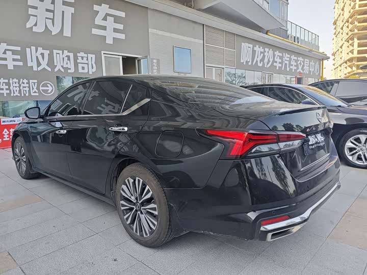 Фото 2 - Nissan Teana