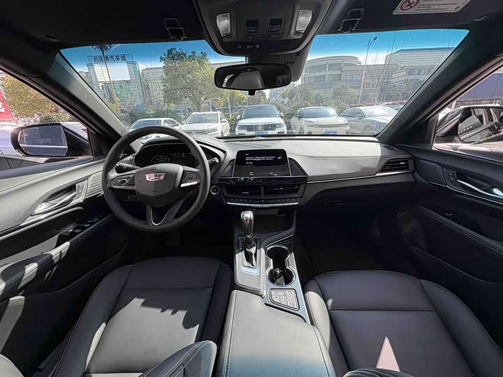 Фото 7 - Cadillac CT4