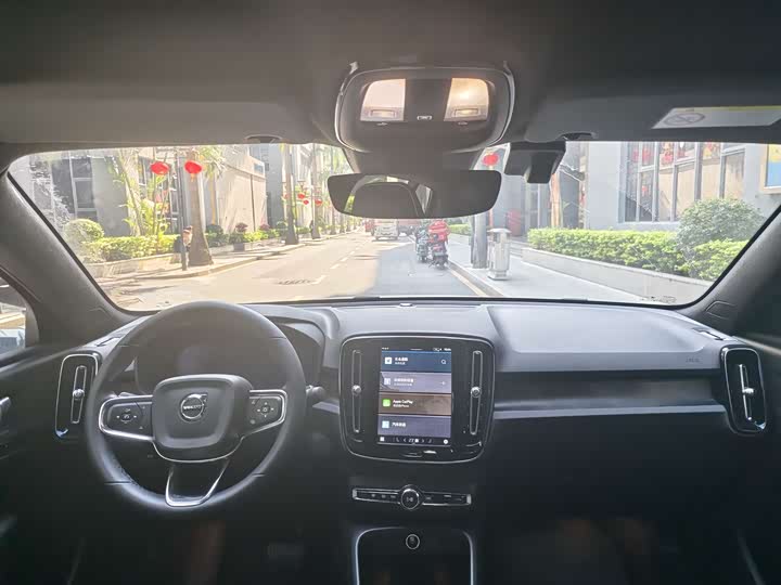 Photo 7 - Volvo XC40 EV