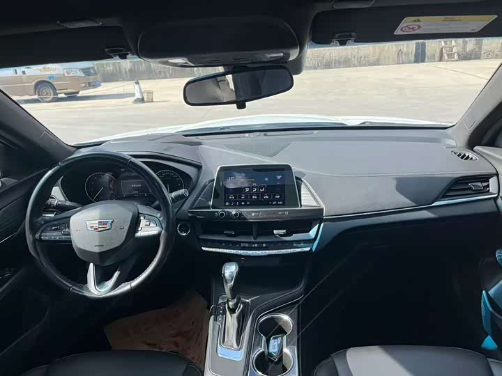 Фото 5 - Cadillac CT4