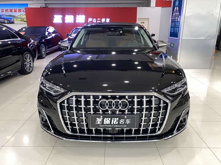 Фото 2 - Audi A8