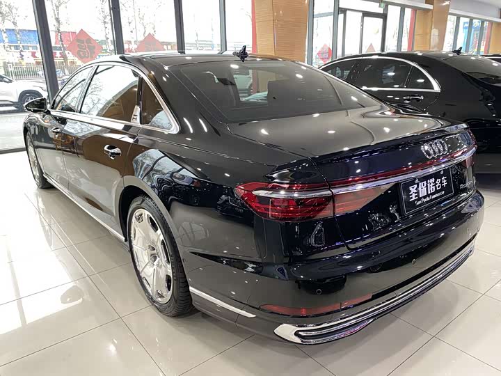 Фото 6 - Audi A8