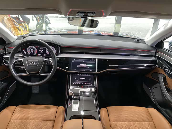 Фото 7 - Audi A8